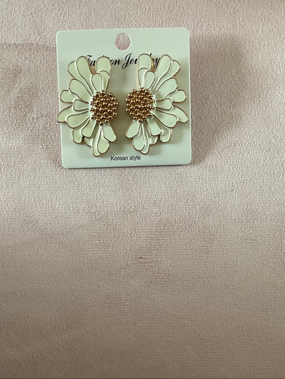 Korean Style White Flower Drop Earrings with Gold Center